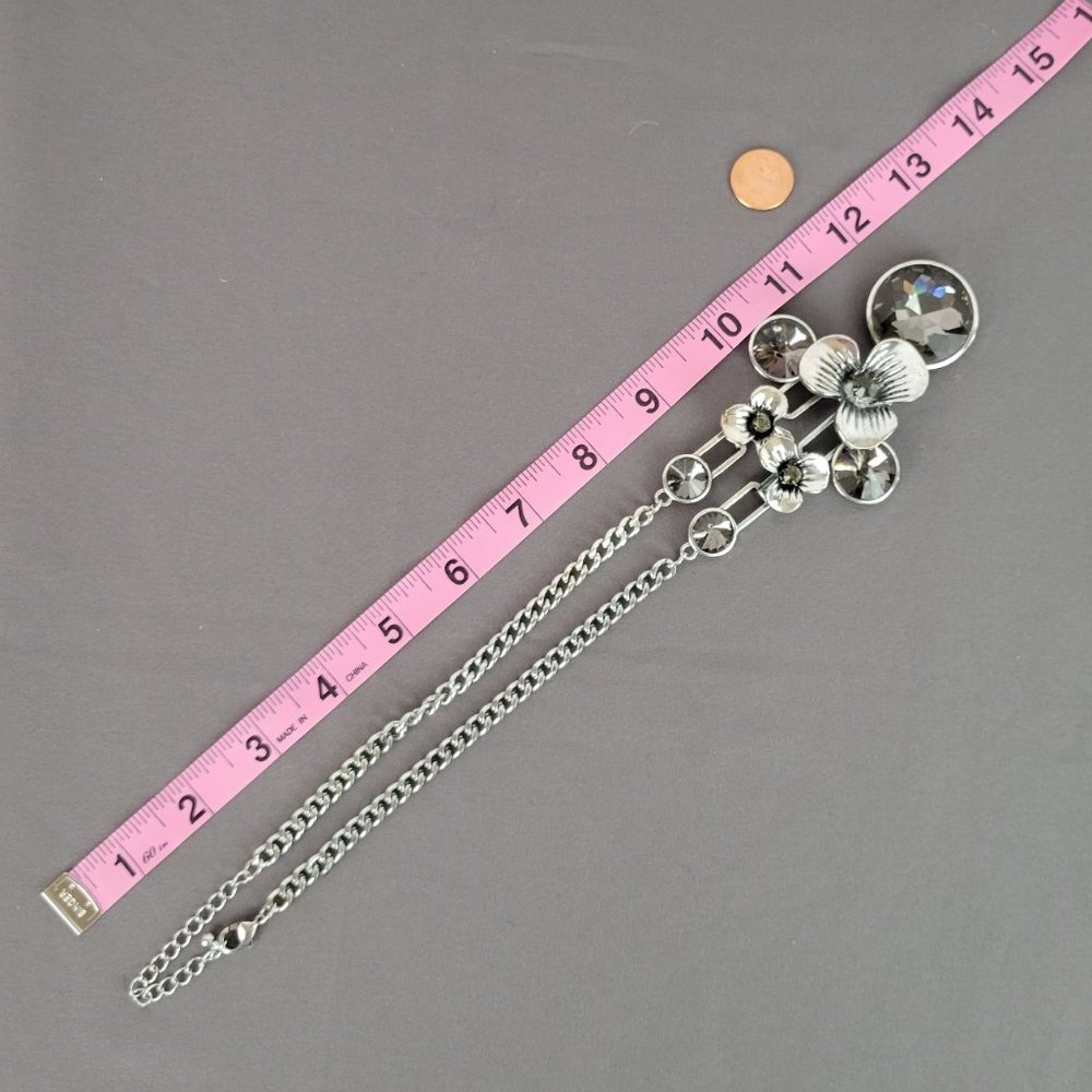 Chunky Silver Flower & Faceted Gray Rhinestone Necklace - Picture 12 of 12